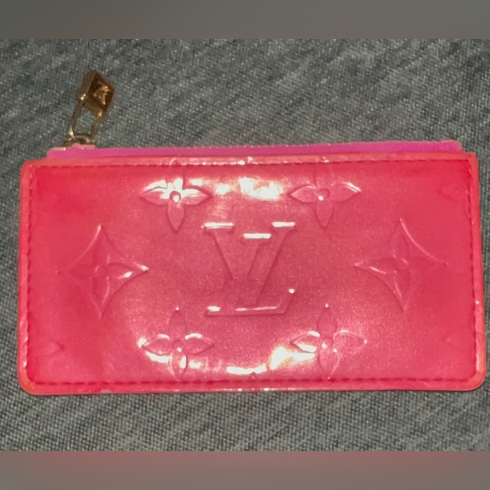 🩷Louis Vuitton hot pink Vernis key cles🩷